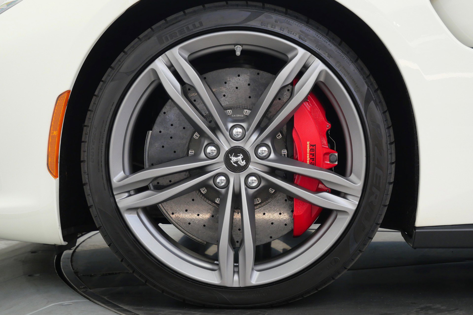 Used 2017 Ferrari GTC4Lusso AWD/4WD image 10