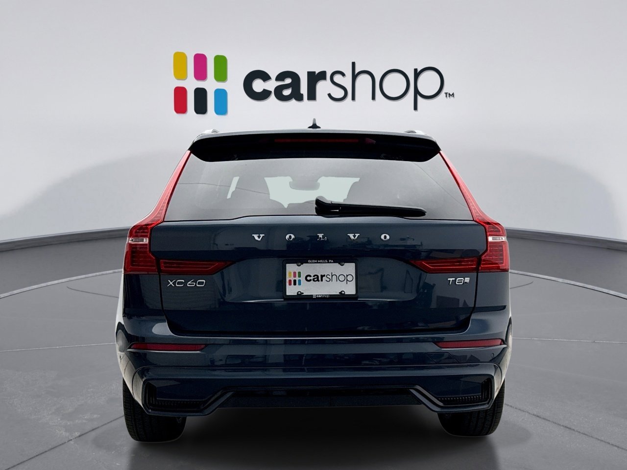 Used 2025 Volvo XC60 T8 Plus w/ Climate Package image 4