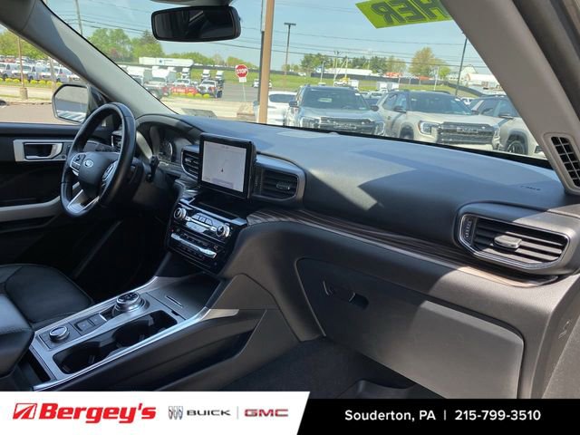 Used 2021 Ford Explorer Limited w/ Equipment Group 301A AWD/4WD image 32
