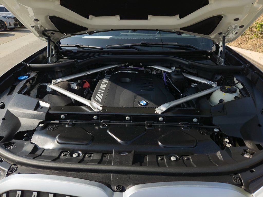 Used 2023 BMW X7 xDrive40i w/ Climate Comfort Package image 25