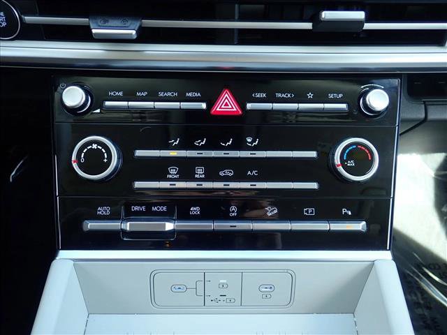 Used 2025 Hyundai Santa Fe SE image 18