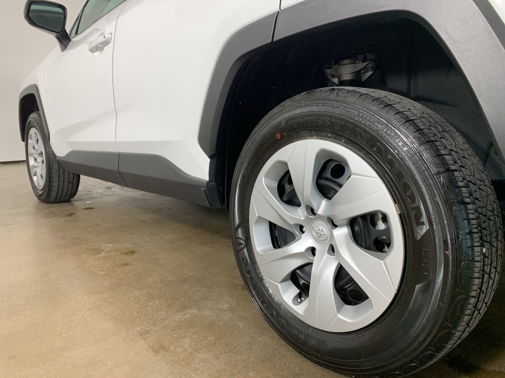 Used 2024 Toyota RAV4 LE image 15