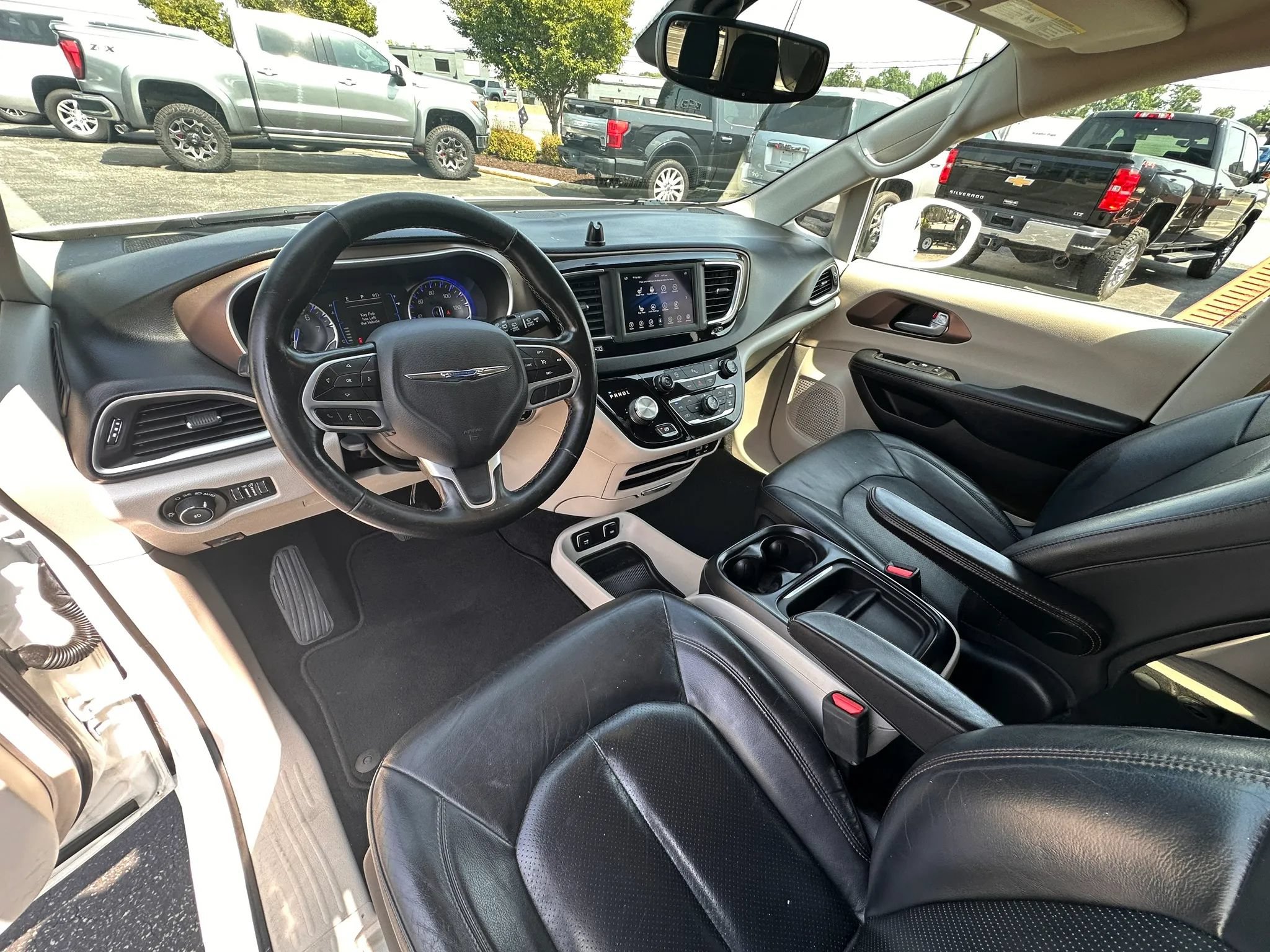 Used 2019 Chrysler Pacifica Touring-L FWD image 20