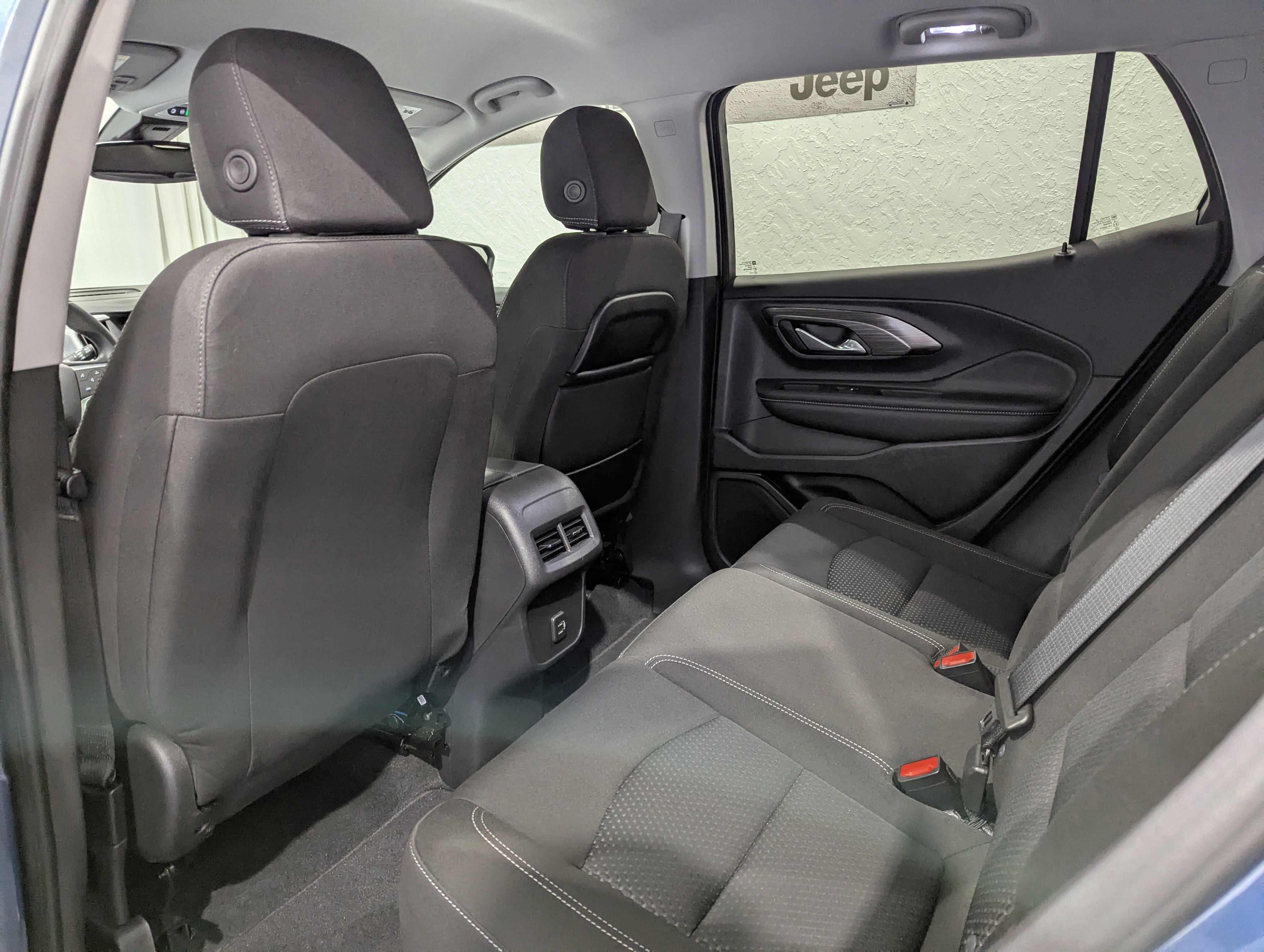 Used 2024 GMC Terrain SLE w/ Driver Convenience Package AWD/4WD image 11