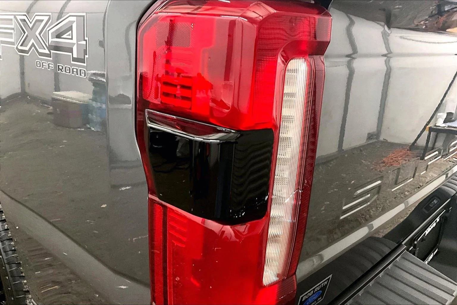 New 2026 Ford F250 Lariat w/ Black Appearance Package image 28