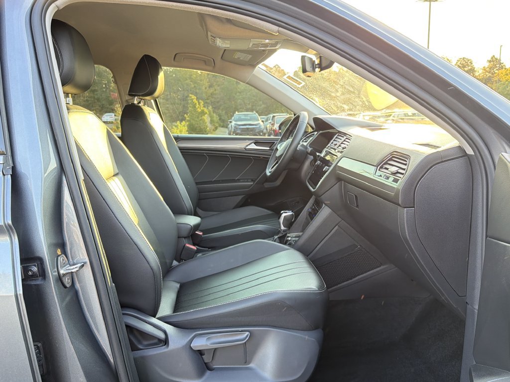 Used 2024 Volkswagen Tiguan SE FWD image 18