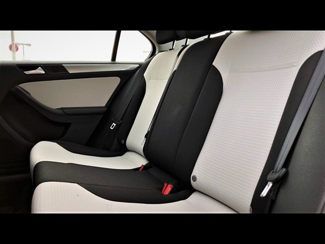 Used 2015 Volkswagen Jetta SE FWD image 12