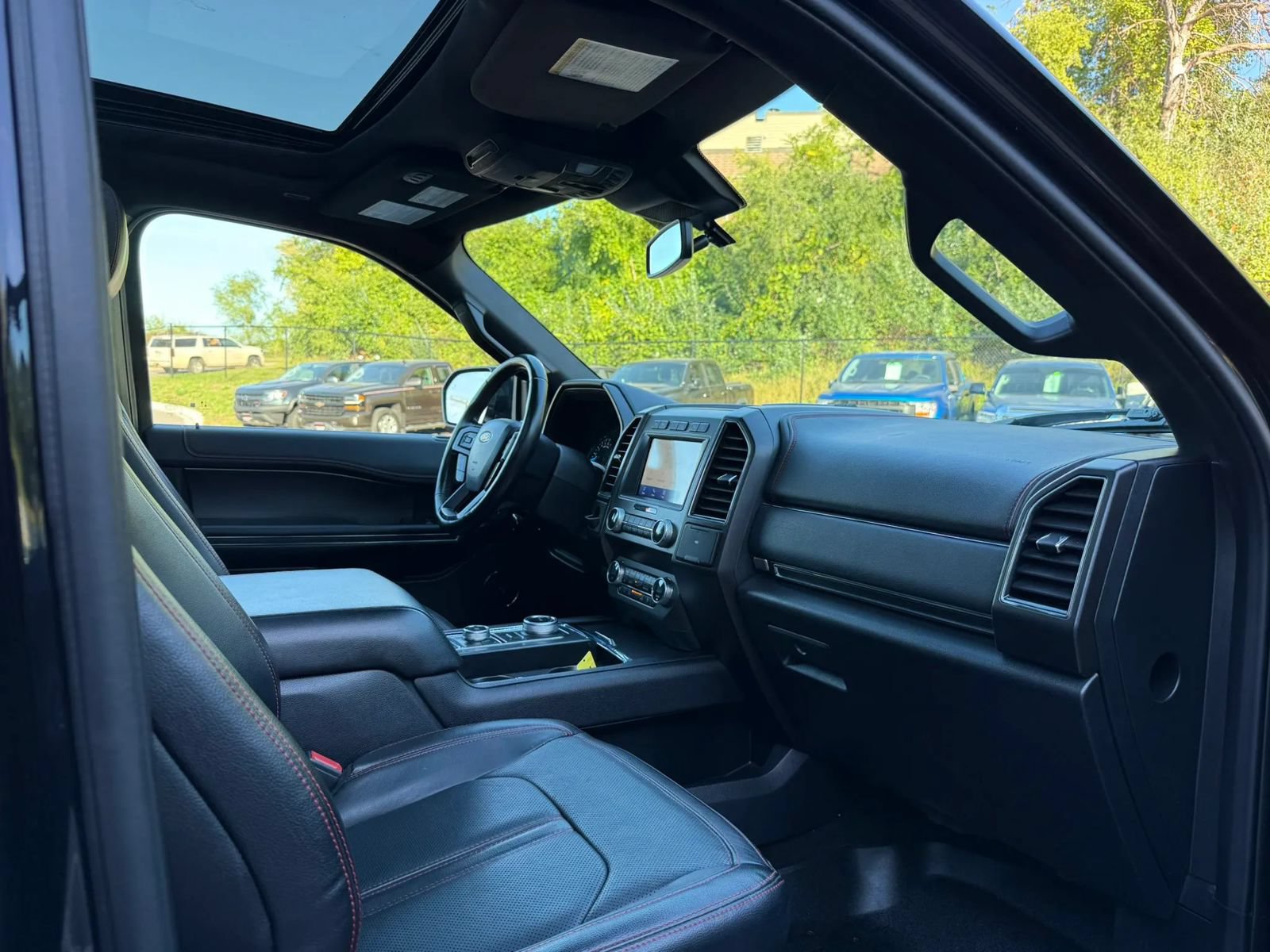 Used 2020 Ford Expedition Limited w/ Equipment Group 303A AWD/4WD image 14
