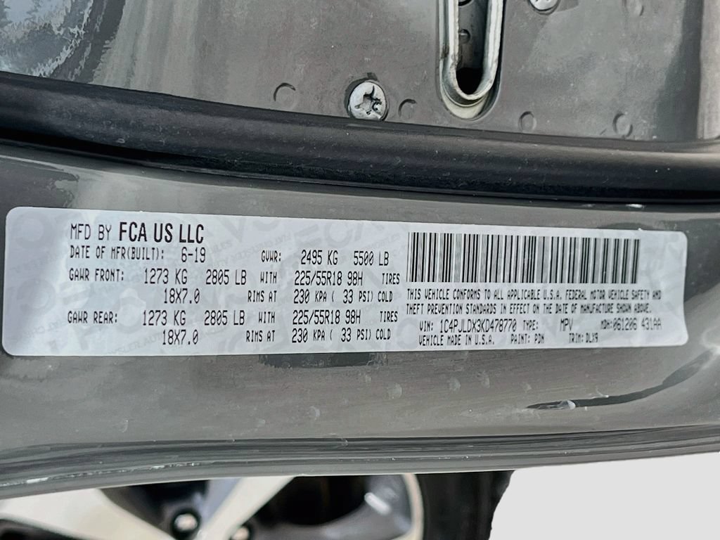 Used 2019 Jeep Cherokee Limited w/ Technology Group FWD image 32