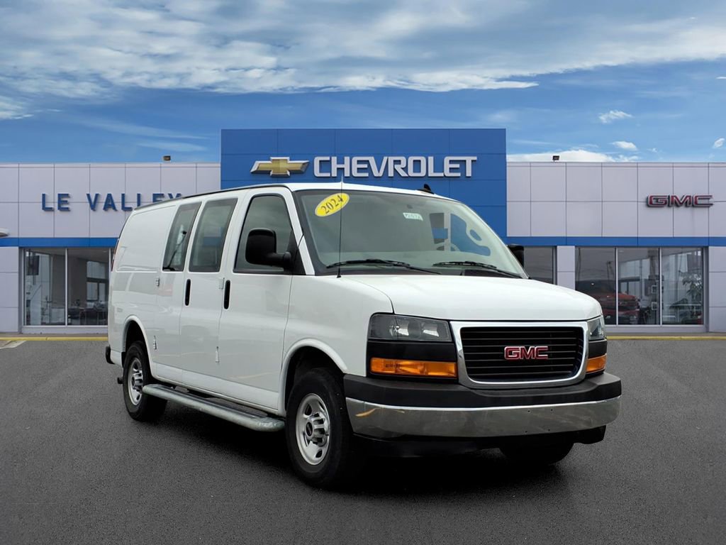 Used 2024 GMC Savana 2500 w/ Driver Convenience Package image 1