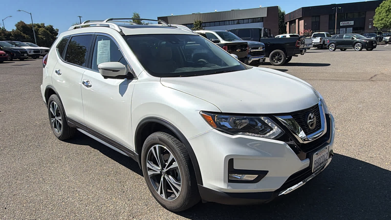 Used 2020 Nissan Rogue SV w/ Sun & Sound Touring Package AWD/4WD image 3