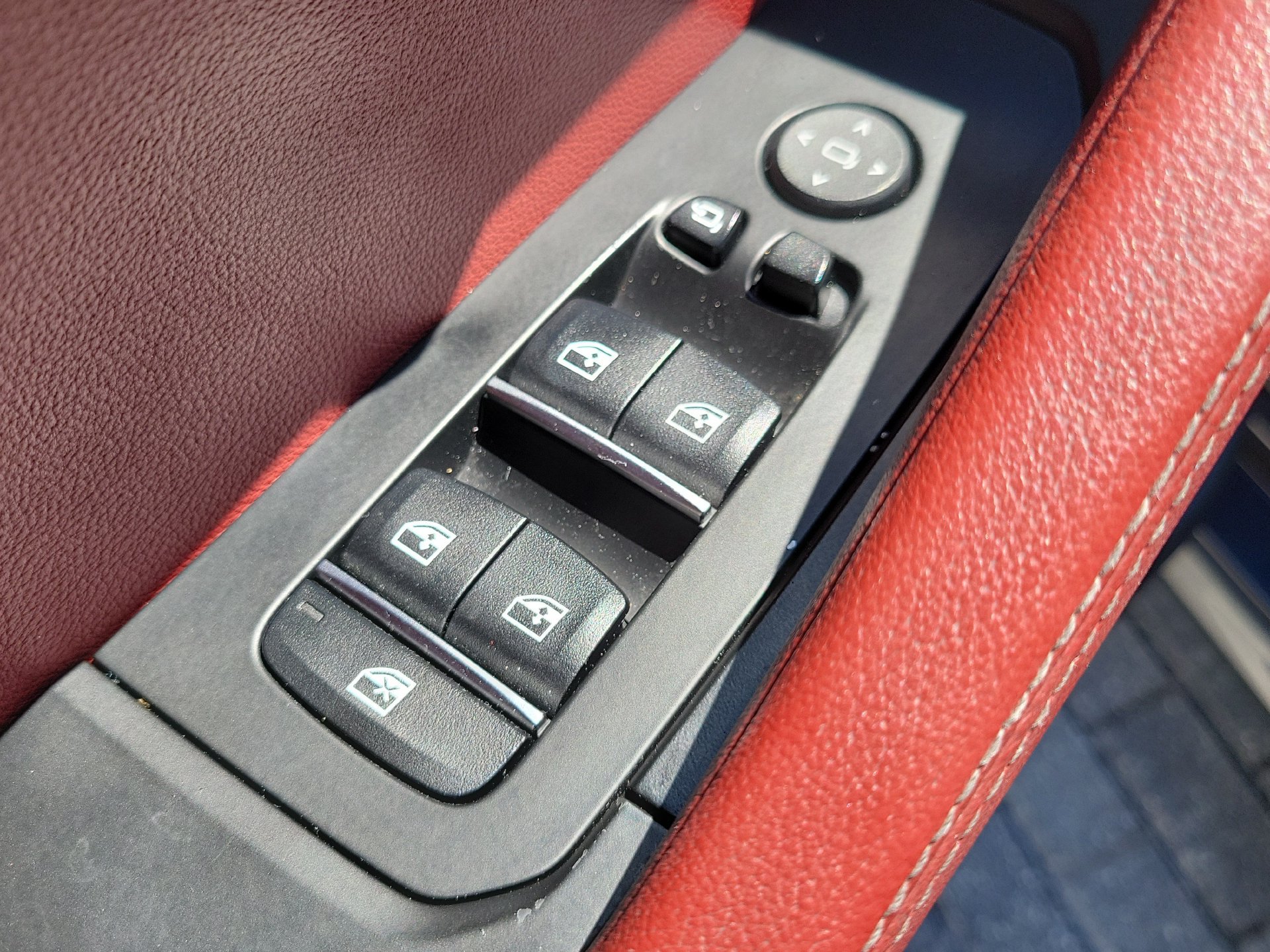Used 2020 BMW X6 M50i AWD/4WD image 23