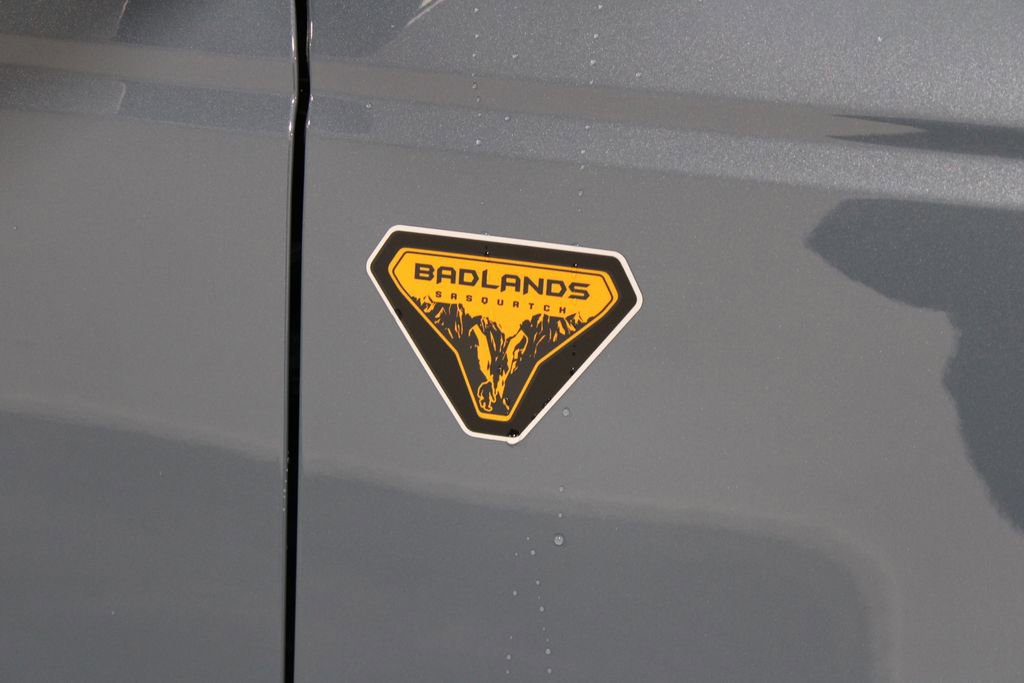 New 2025 Ford Bronco Badlands image 11