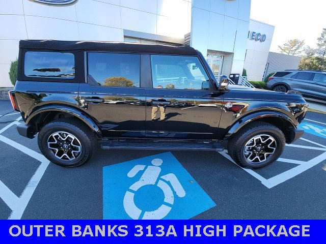 Used 2023 Ford Bronco Outer Banks image 2