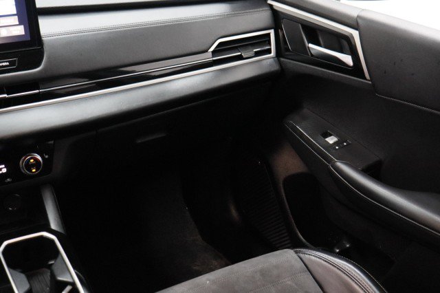 Used 2025 Mitsubishi Outlander SE FWD image 25