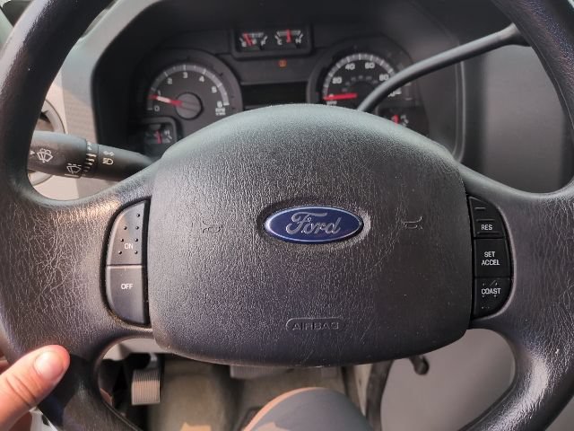 Used 2013 Ford E-150 and Econoline 150 Wagon RWD image 14