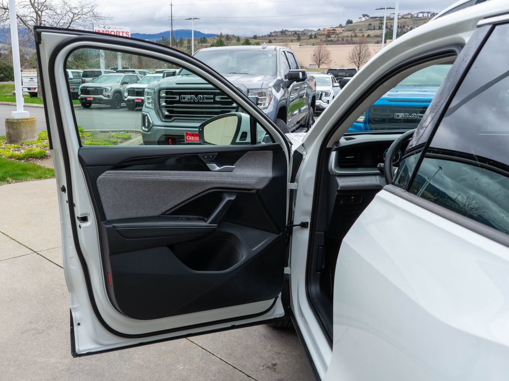 Used 2025 Volkswagen Tiguan S AWD/4WD image 16