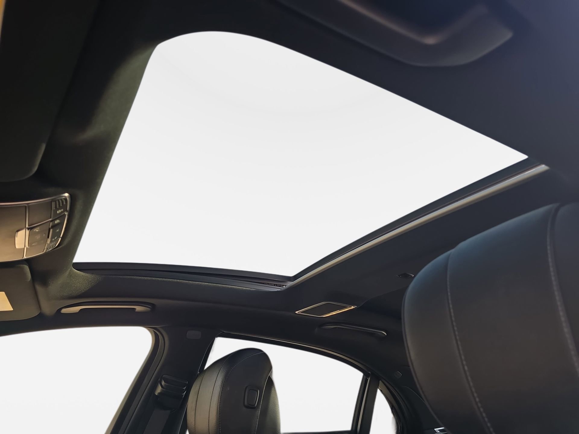 Used 2015 Mercedes-Benz S 550 4MATIC Sedan image 29