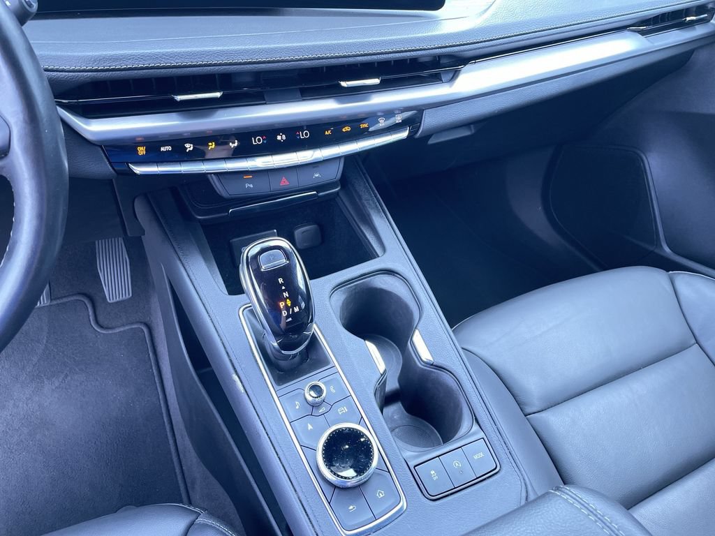 Certified 2025 Cadillac XT4 Premium Luxury FWD image 33