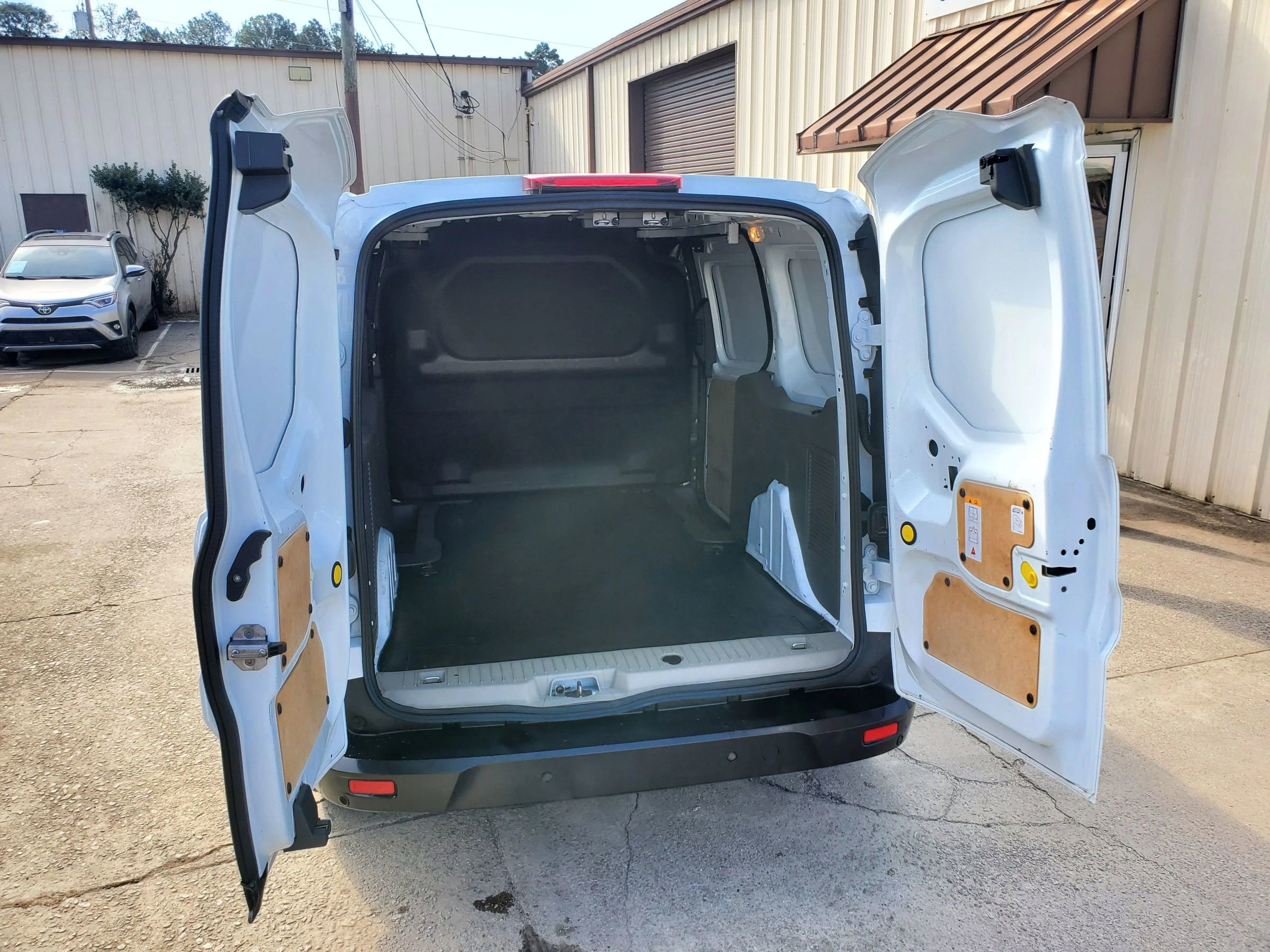 Used 2021 Ford Transit Connect XLT image 26