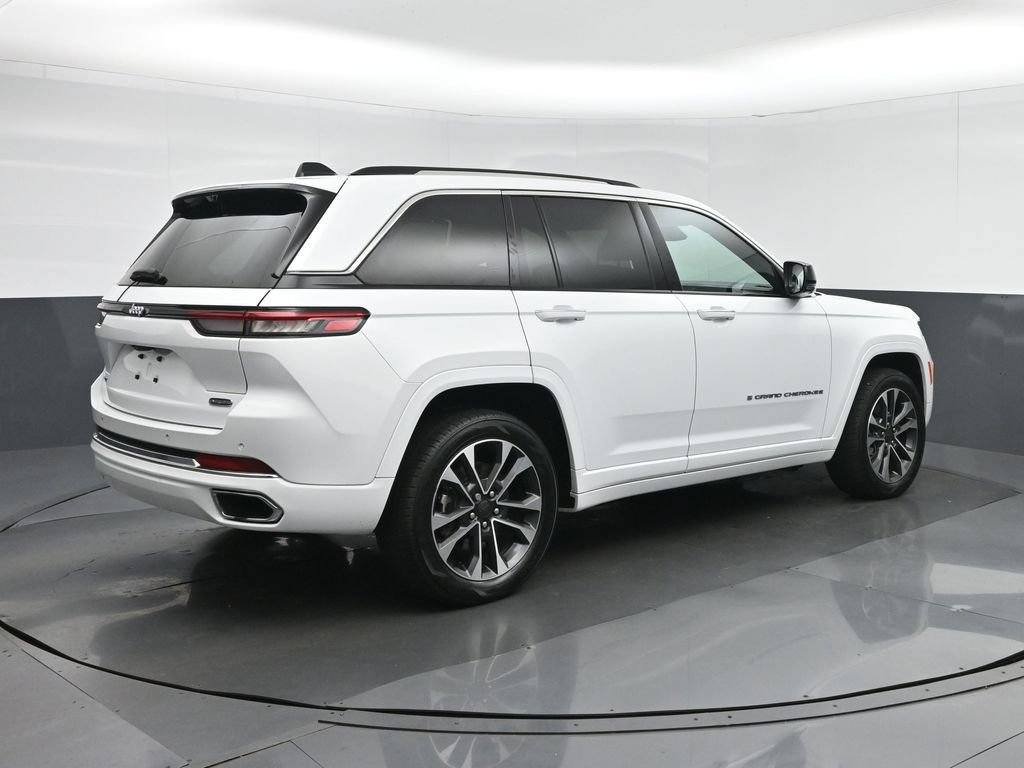 Used 2023 Jeep Grand Cherokee Overland w/ Advanced Protech Group III AWD/4WD image 7