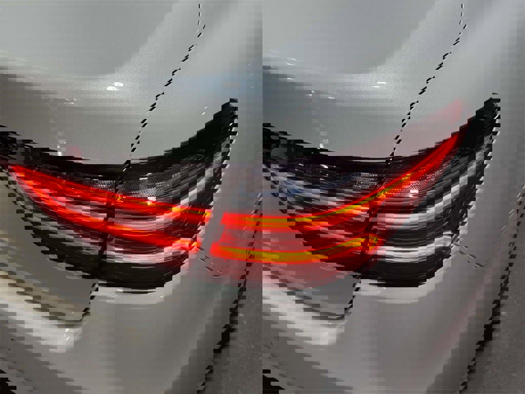 Used 2016 Kia K900 Luxury image 11