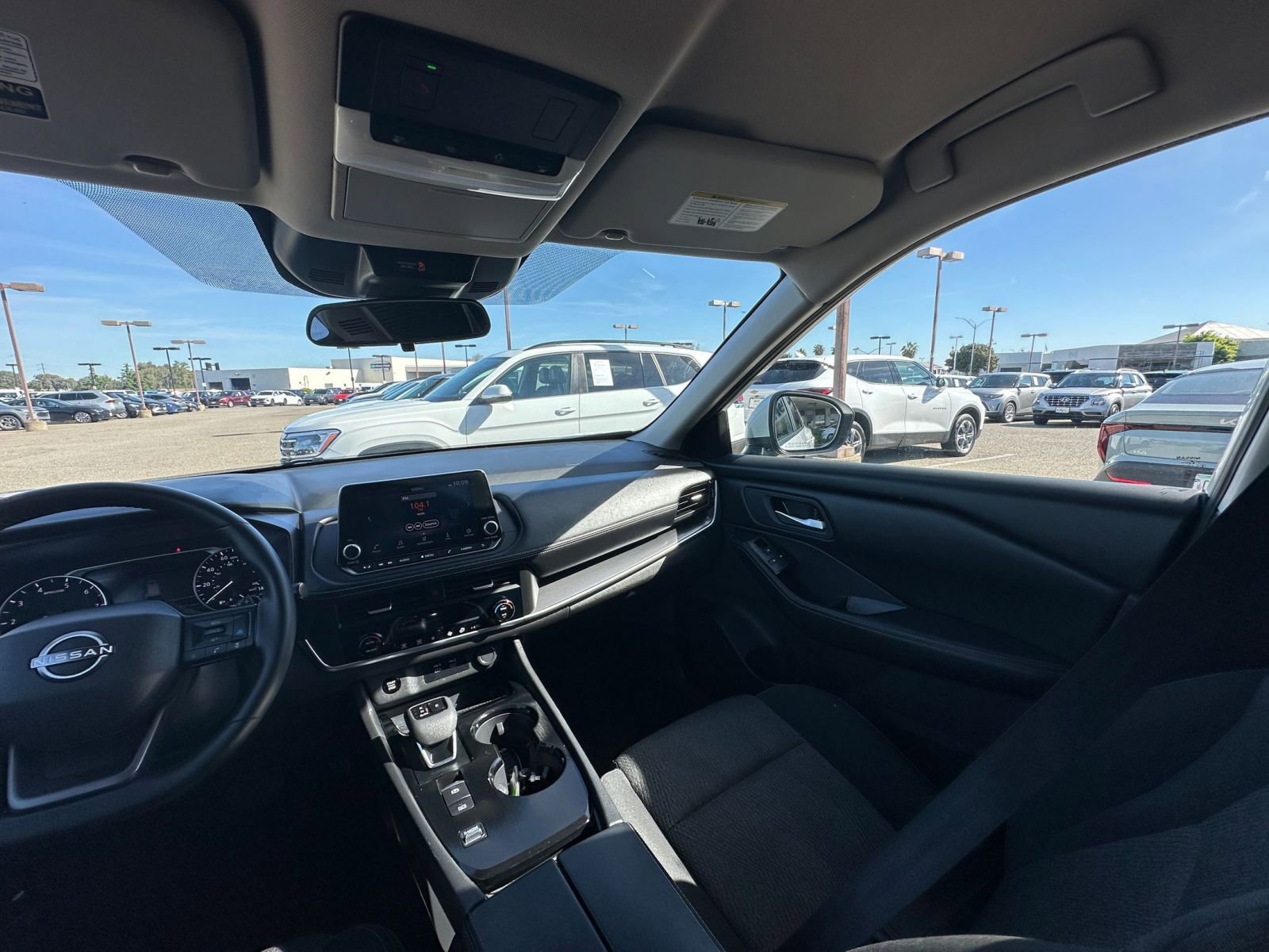 Used 2025 Nissan Rogue SV image 37