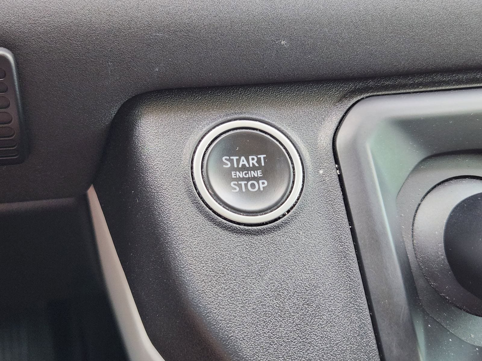 Used 2020 Land Rover Defender 110 First Edition AWD/4WD image 30