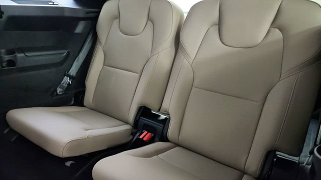 New 2026 Volvo XC90 T8 Plus w/ Protection Package Premier AWD/4WD image 32