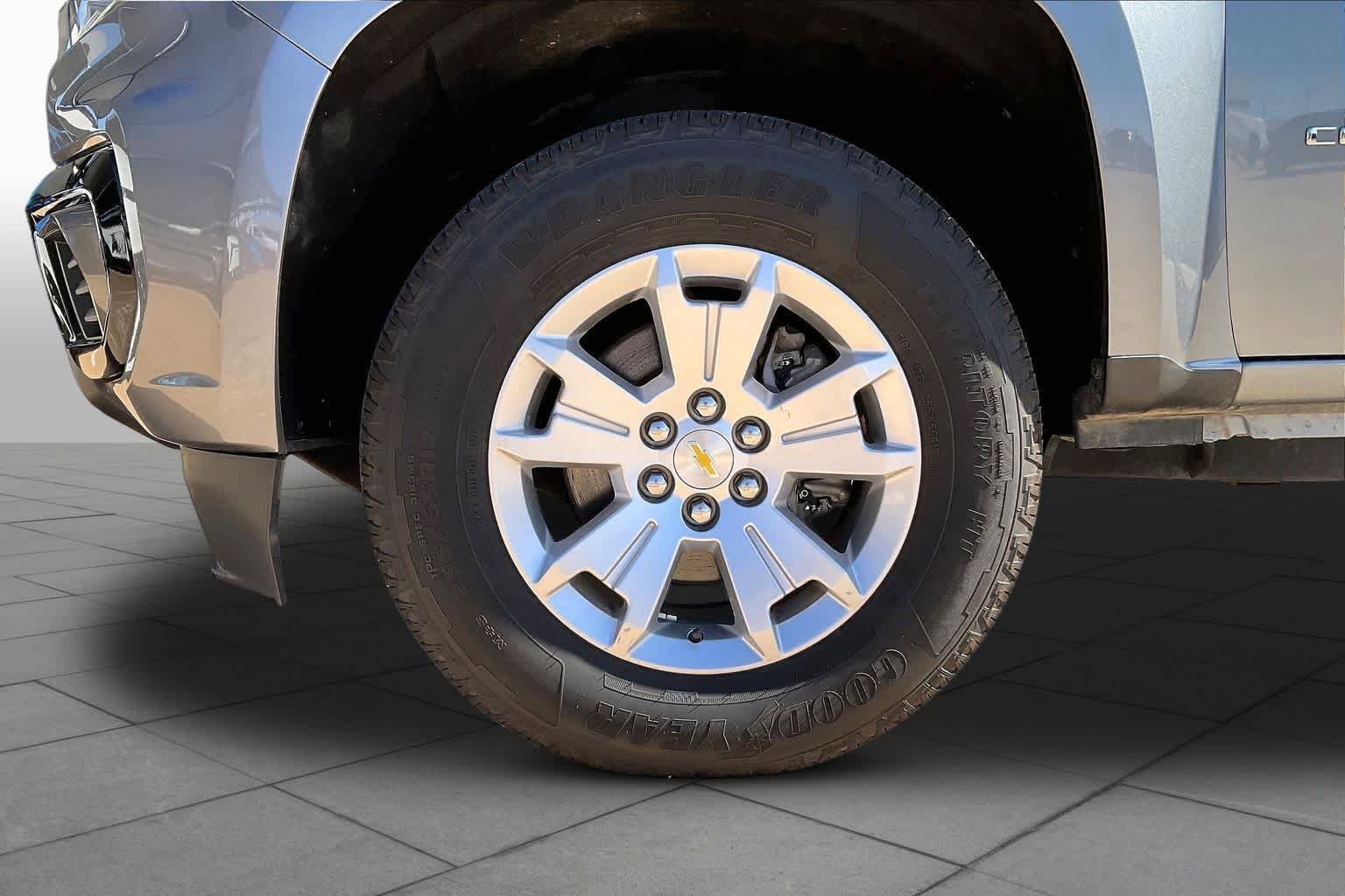 Used 2022 Chevrolet Colorado LT w/ Fleet Safety Package RWD image 12