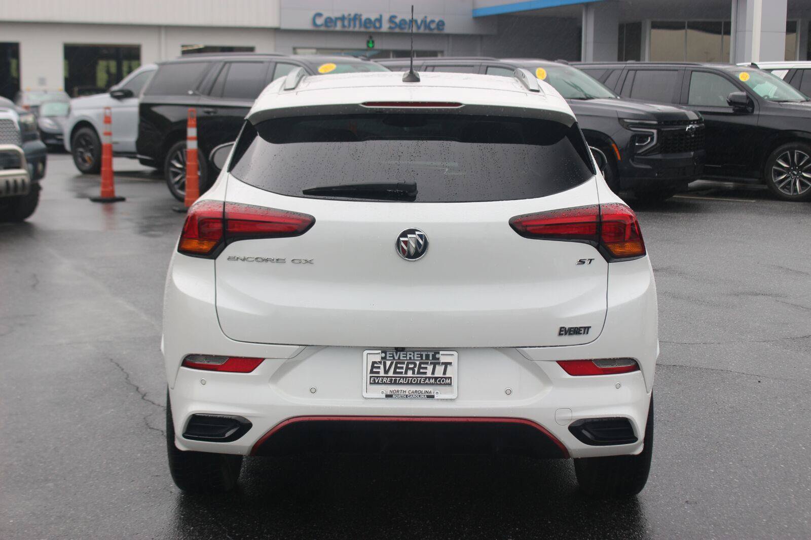 Used 2022 Buick Encore GX Essence w/ Advanced Technology Package FWD image 6