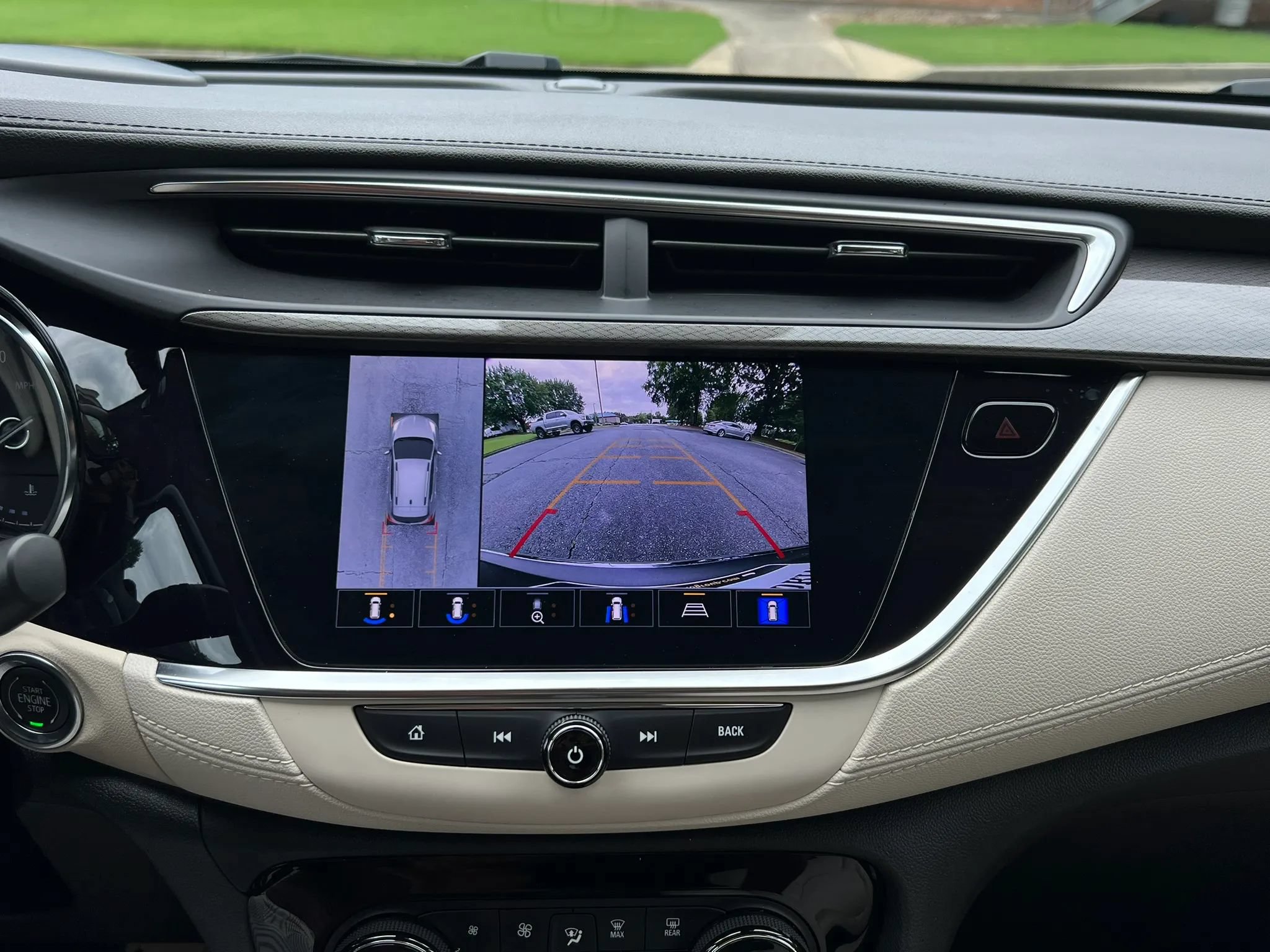 Used 2020 Buick Encore GX Essence w/ Experience Buick Package AWD/4WD image 16