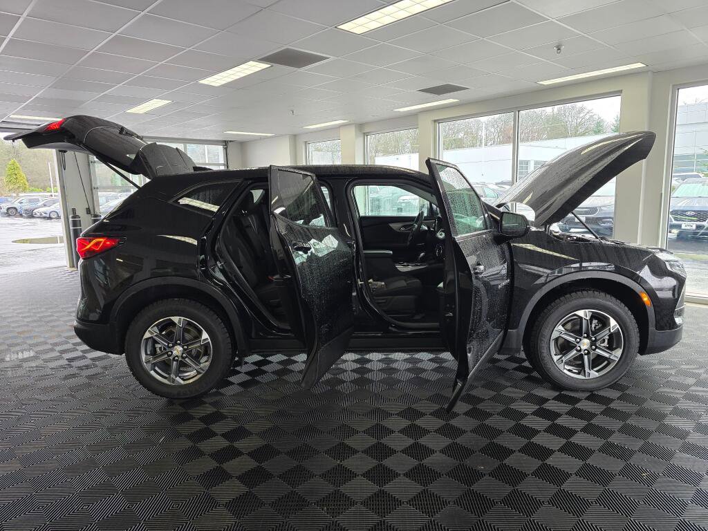Used 2025 Chevrolet Blazer LT image 18