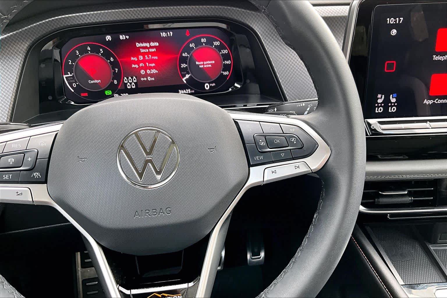 Used 2024 Volkswagen Atlas Peak Edition SE AWD/4WD image 25
