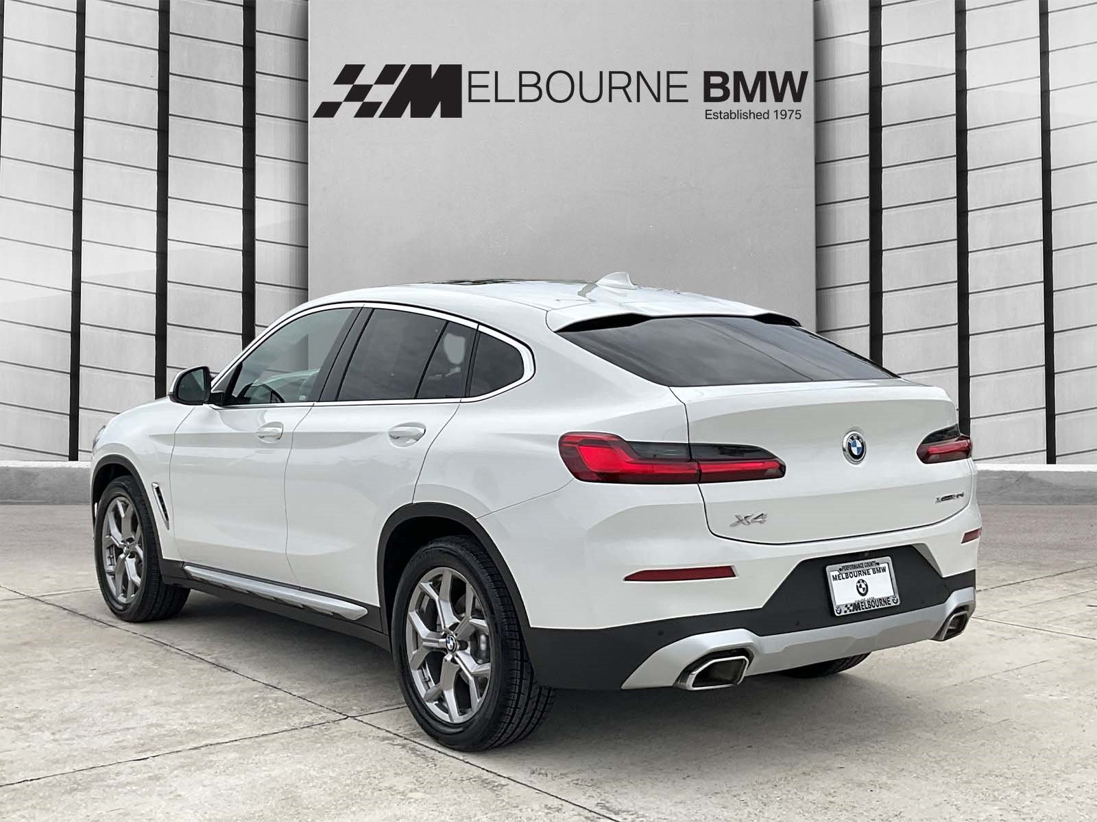 Used 2022 BMW X4 xDrive30i AWD/4WD image 6