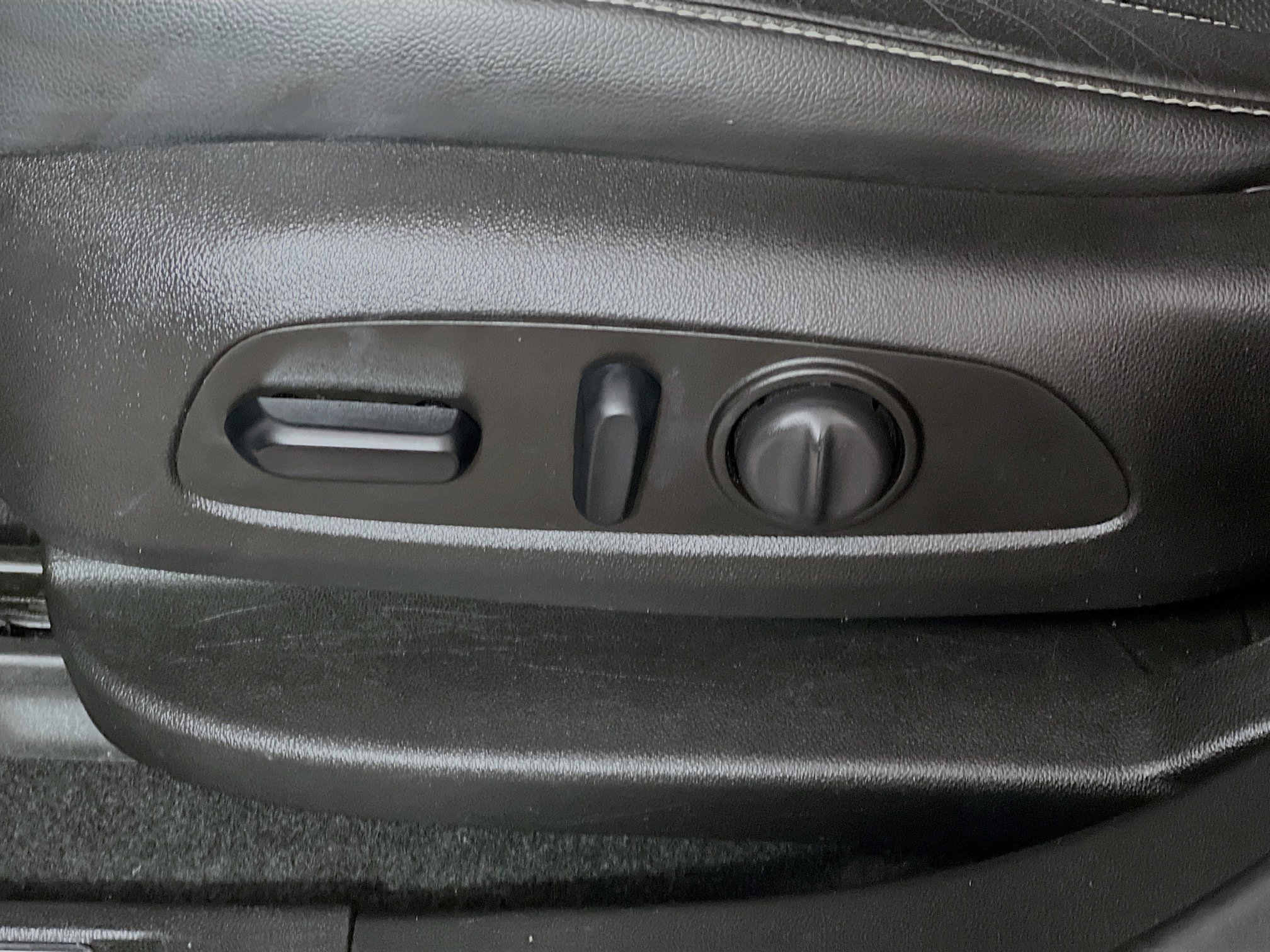 Used 2019 GMC Acadia SLT image 16