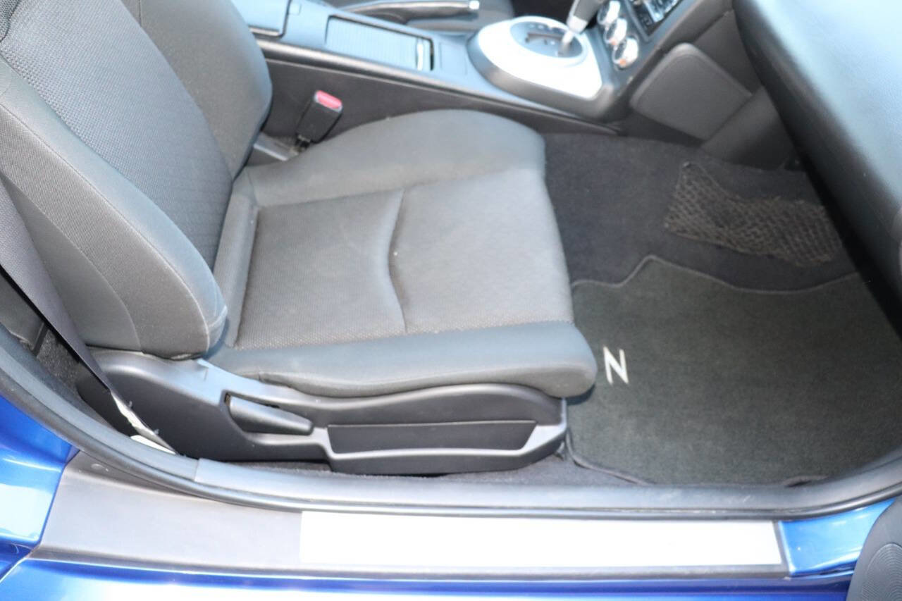 Used 2006 Nissan 350Z Enthusiast w/ (N93) Cargo Convenience Pkg RWD image 21