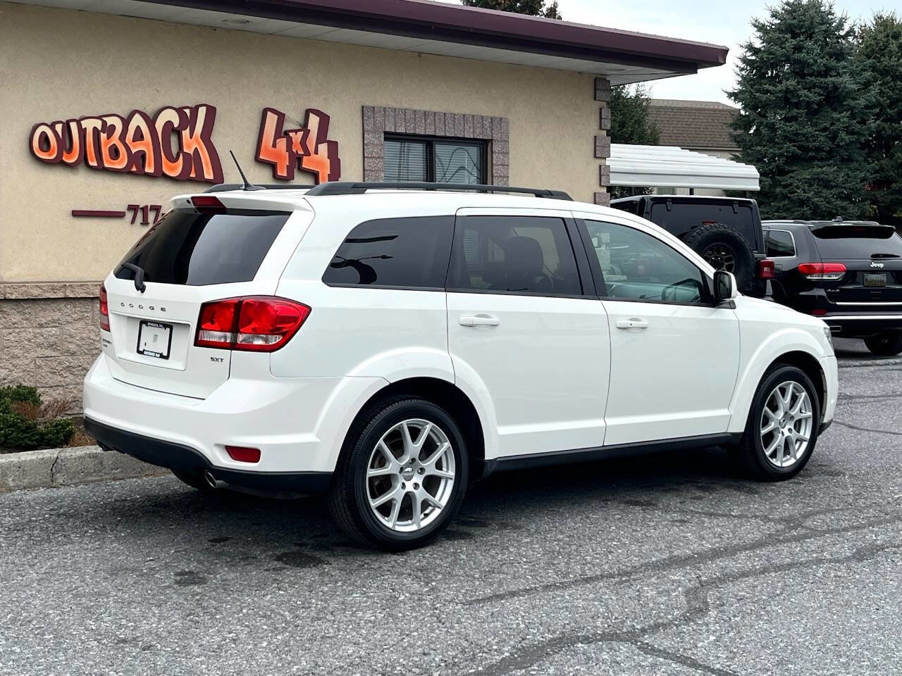 Used 2013 Dodge Journey SXT w/ Flexible Seating Group image 3