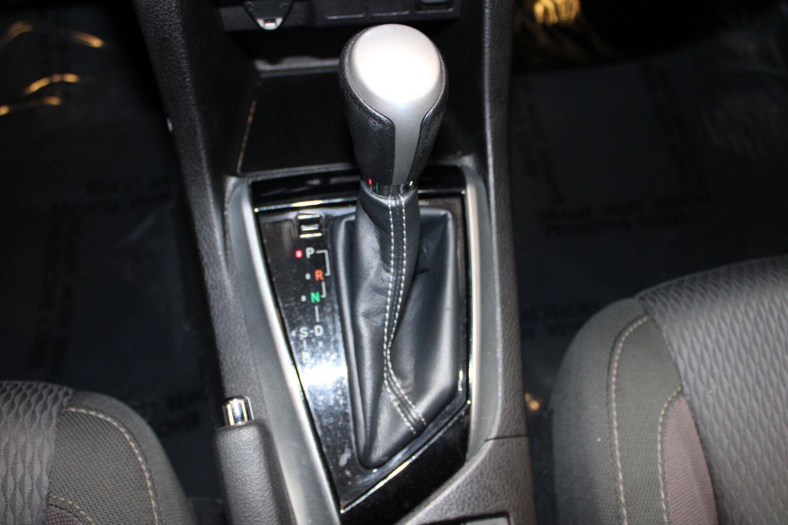 Used 2018 Toyota Corolla LE FWD image 24