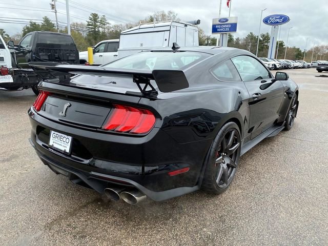 Used 2022 Ford Mustang Shelby GT500 w/ Carbon Fiber Track Pack RWD image 3