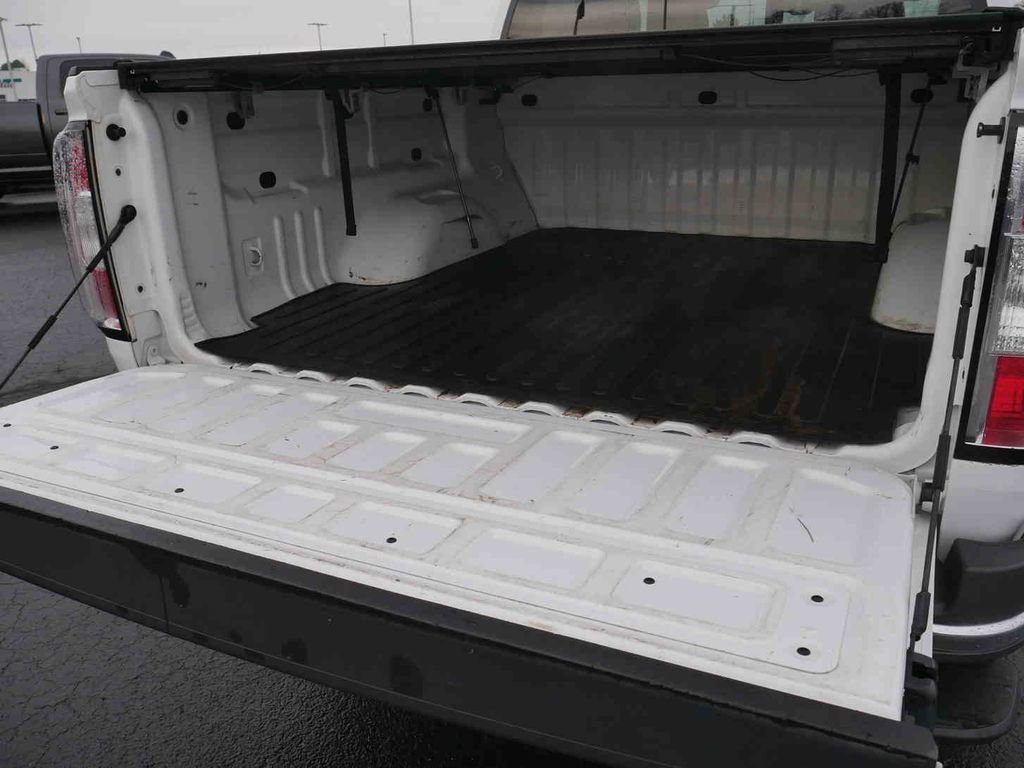 Used 2018 GMC Canyon SLE w/ SLE Convenience Package image 8