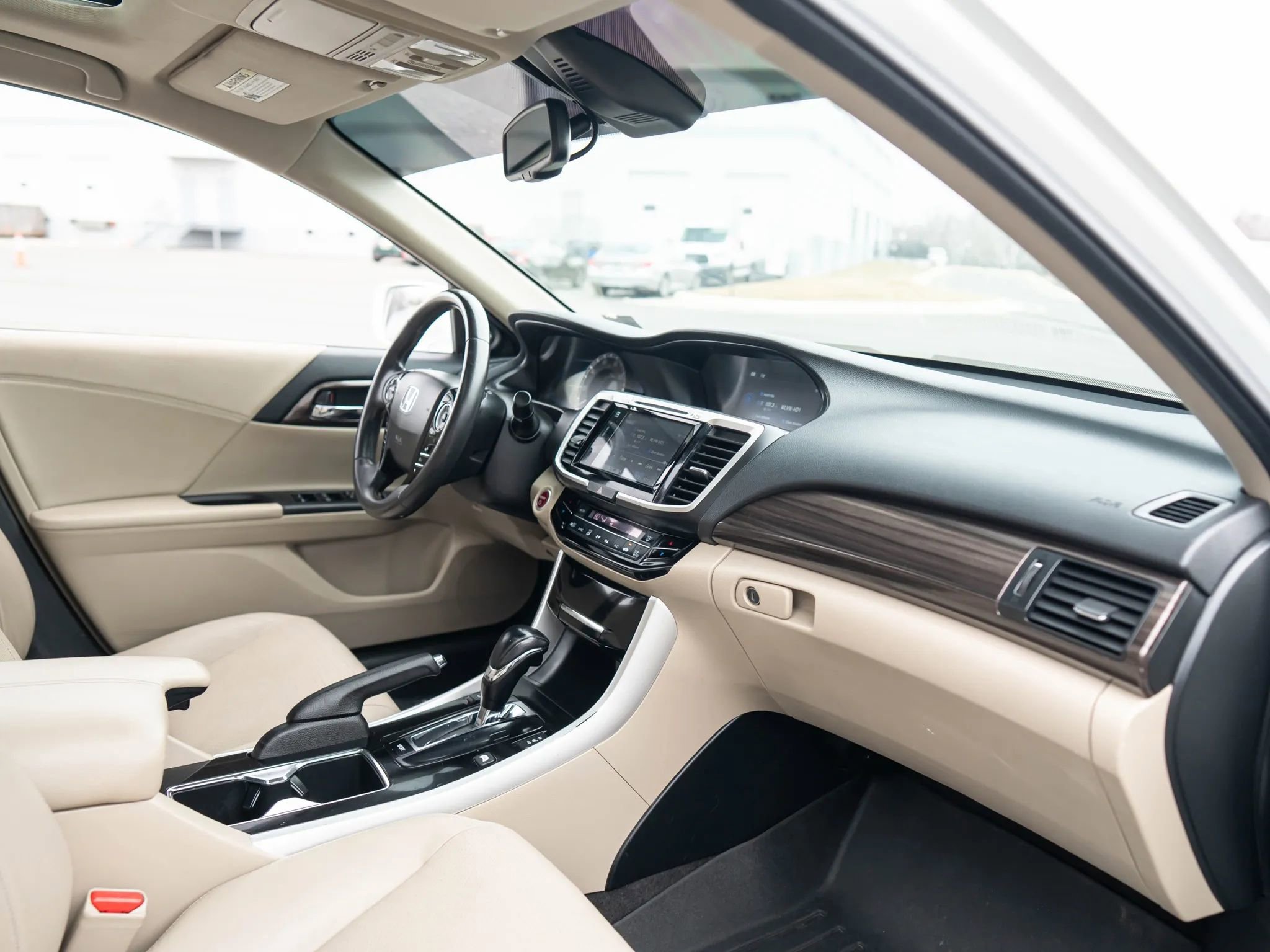 Used 2017 Honda Accord EX-L image 18