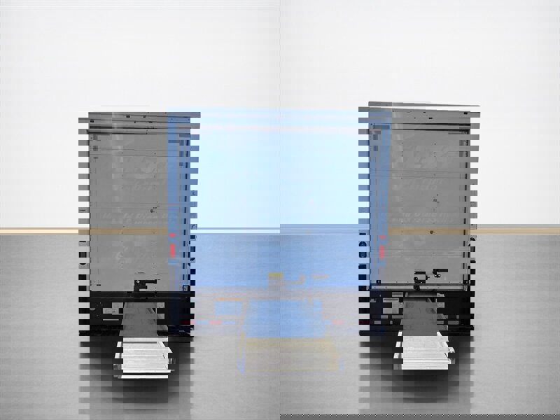 Used 2018 GMC Savana 3500 Extended w/ Driver Convenience Package image 5