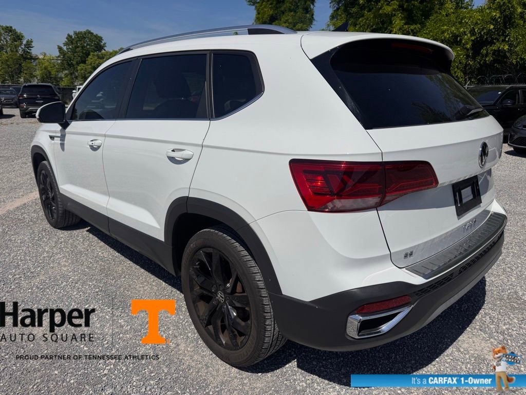 Used 2023 Volkswagen Taos SE w/ Black Wheel Package FWD image 3