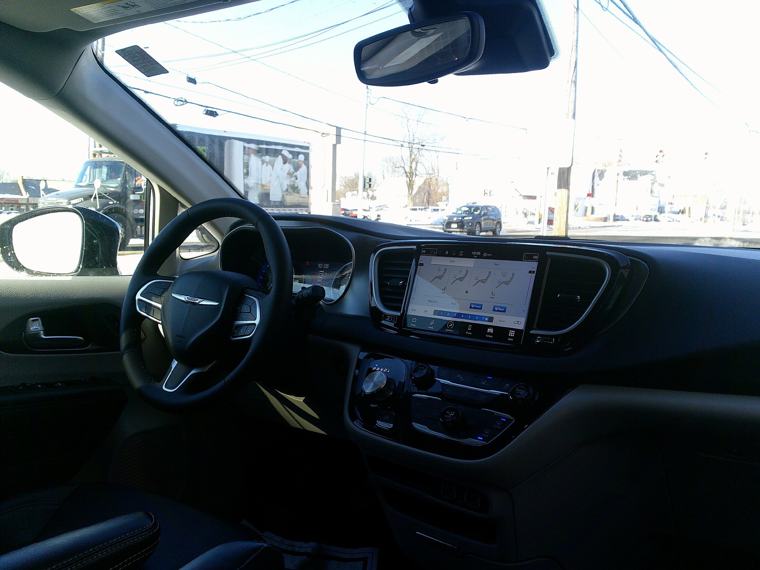 Used 2024 Chrysler Pacifica Touring-L image 23