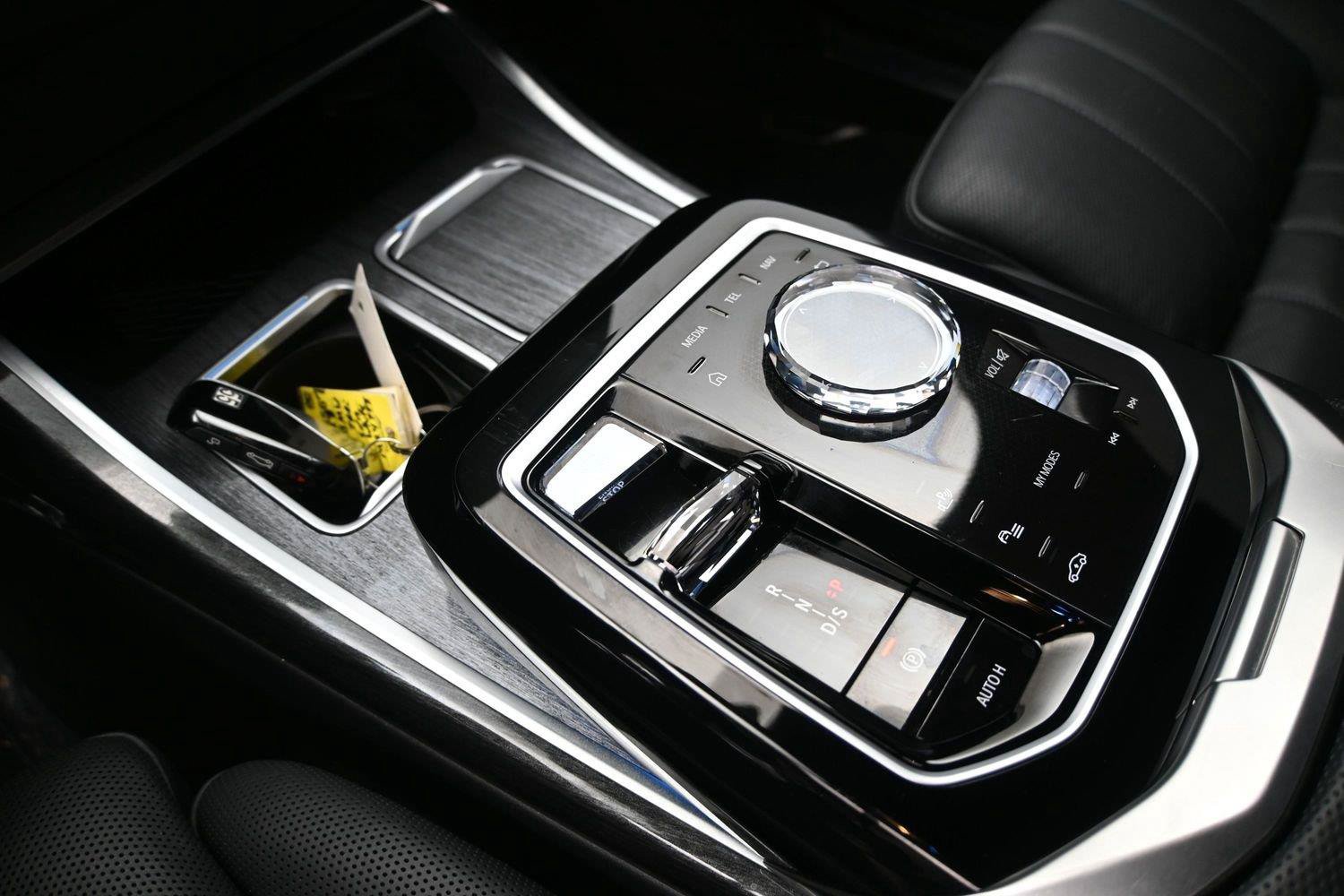 Used 2023 BMW 760i xDrive w/ Executive Package AWD/4WD image 4