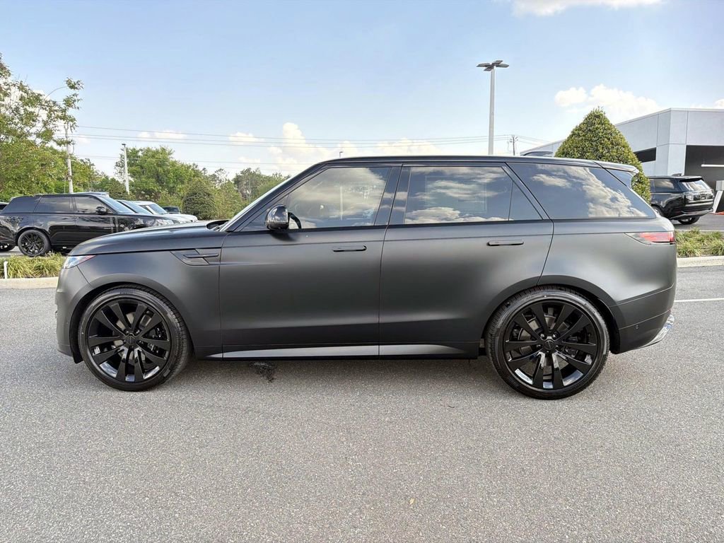 New 2026 Land Rover Range Rover Sport Dynamic SE image 2