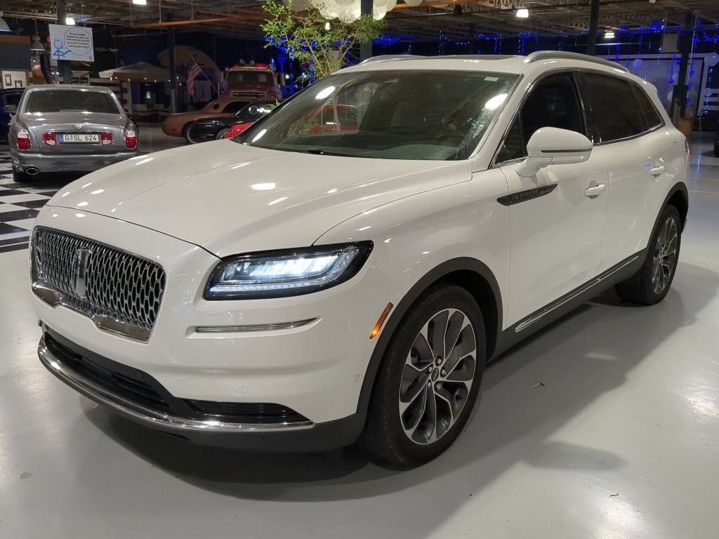 Used 2023 Lincoln Nautilus Reserve AWD/4WD image 1