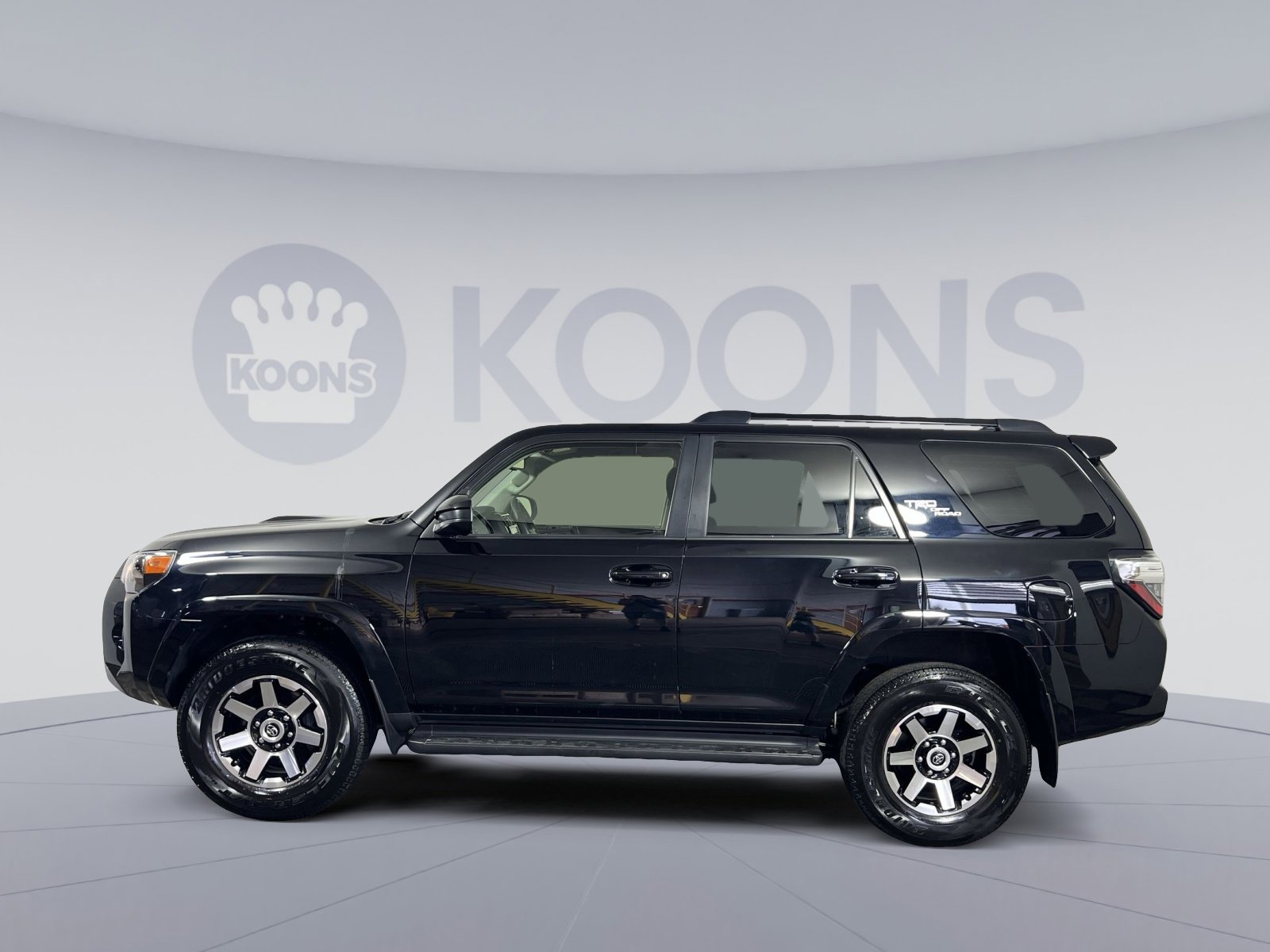 Used 2024 Toyota 4Runner TRD Off-Road image 2