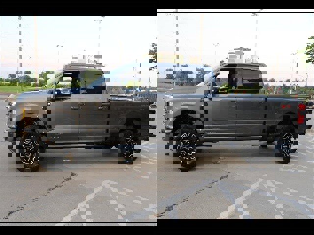 New 2025 Ford F250 Platinum w/ FX4 Off-Road Package image 3